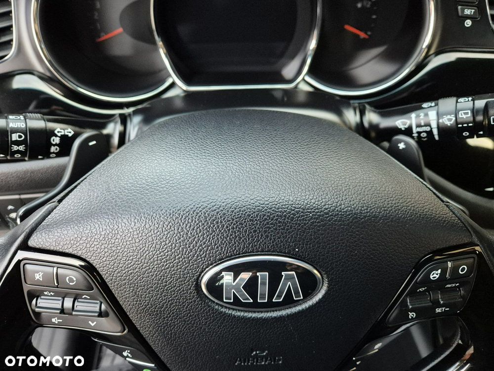 Kia Ceed - 12