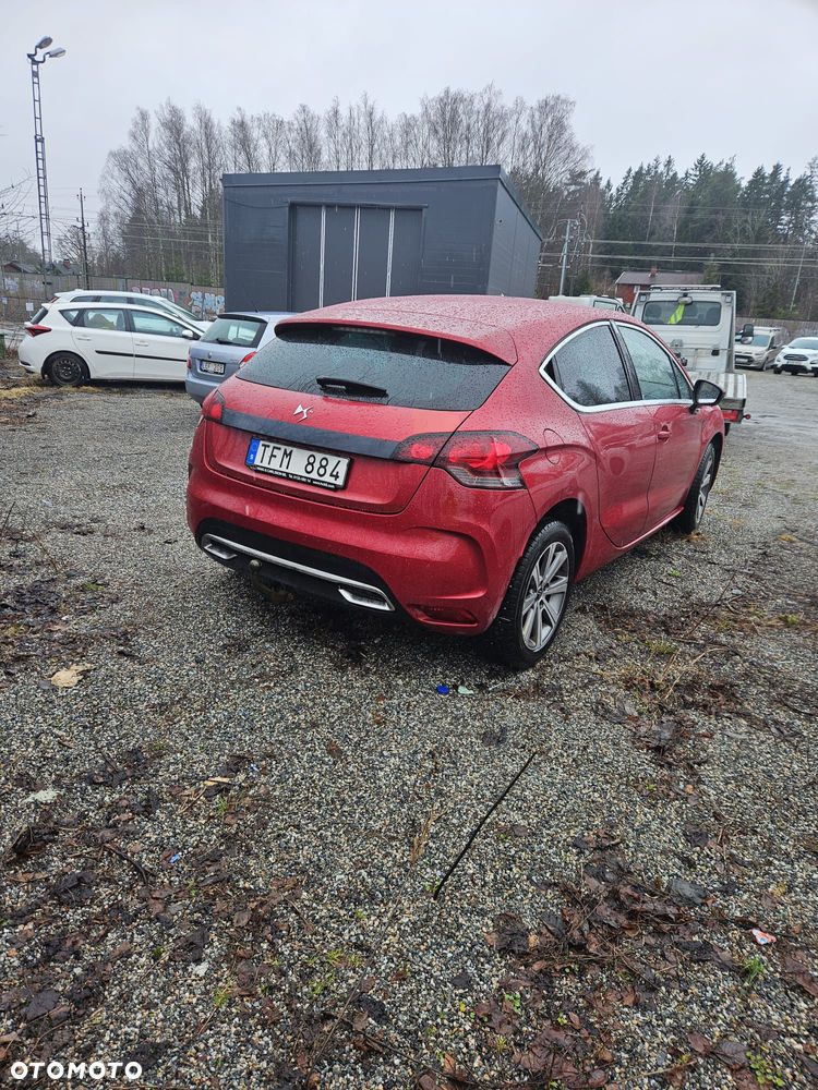 Citroën DS4 e-HDi 110 EGS6 SoChic - 14
