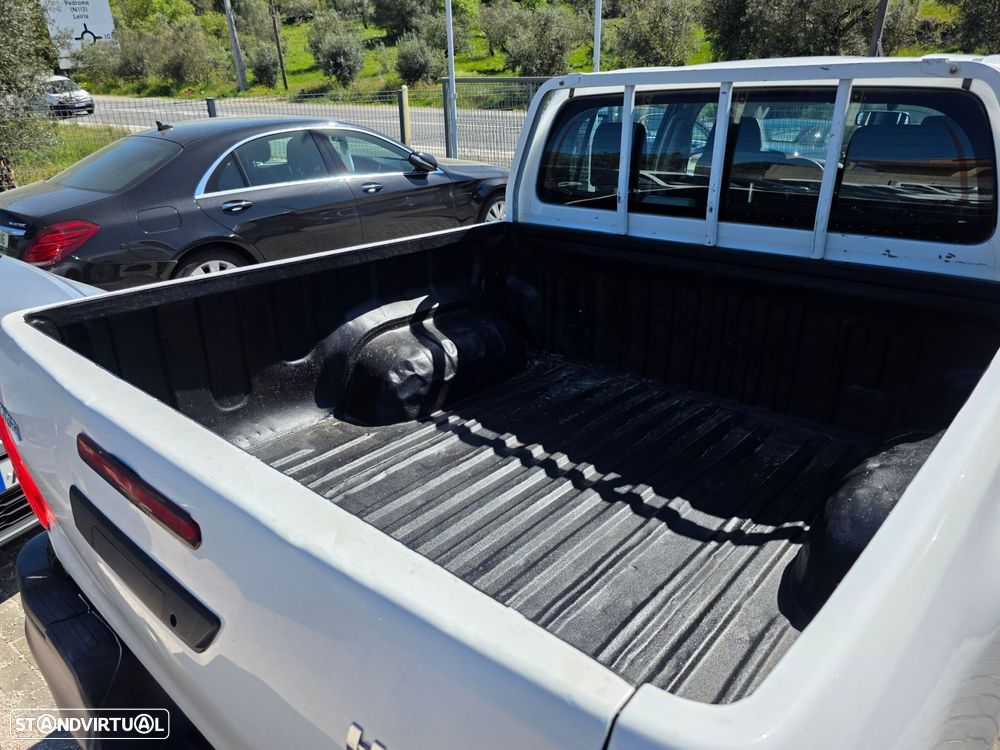 Toyota Hilux 2.4 D-4D 4WD CD CH - 8