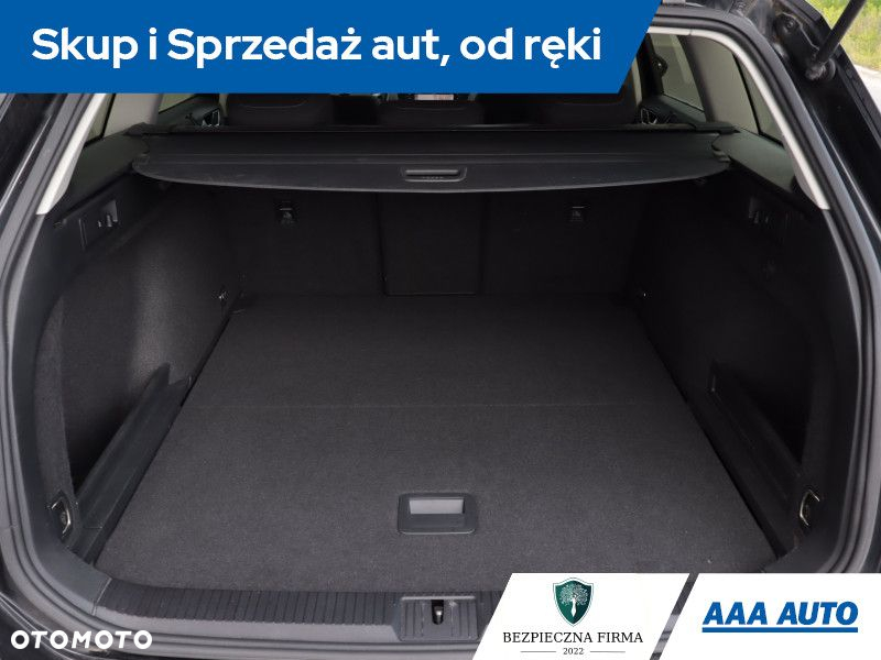 Volkswagen Passat - 14