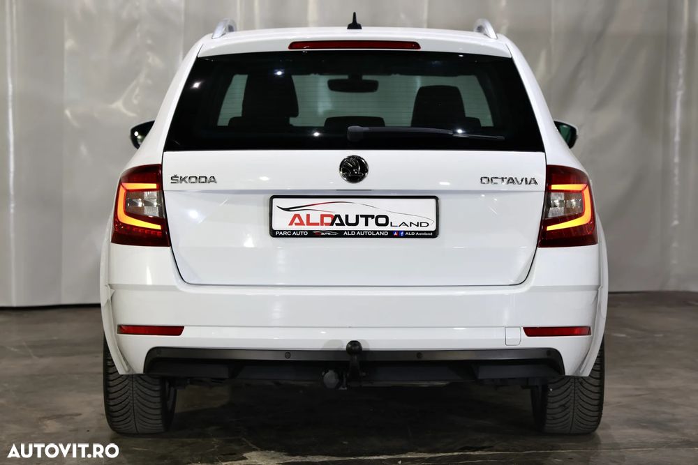 Skoda Octavia 1.6 TDI DSG Ambition - 38