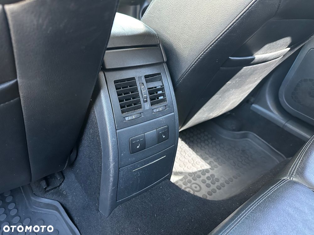 Skoda Octavia 2.0 TDI DPF DSG Laurin & Klement - 12