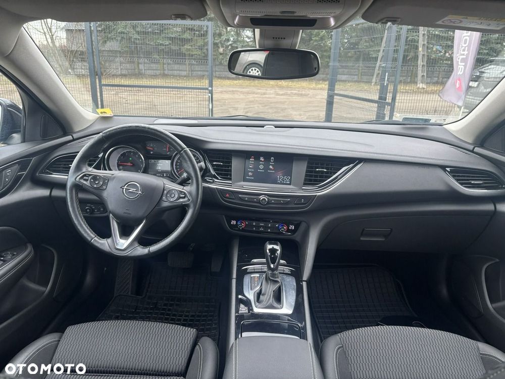 Opel Insignia - 22