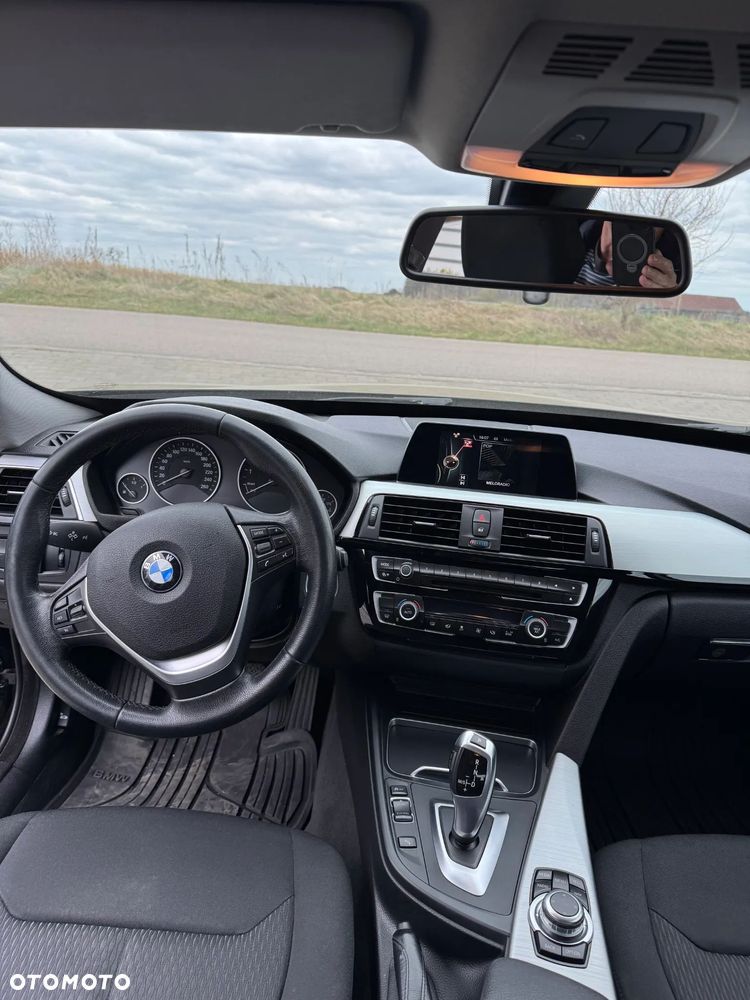 BMW 3GT 320i xDrive - 17