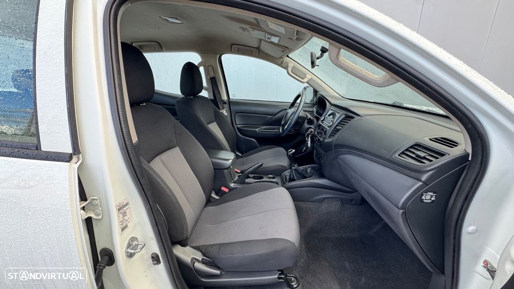 Mitsubishi L-200 Cabine dupla 2WD - 2