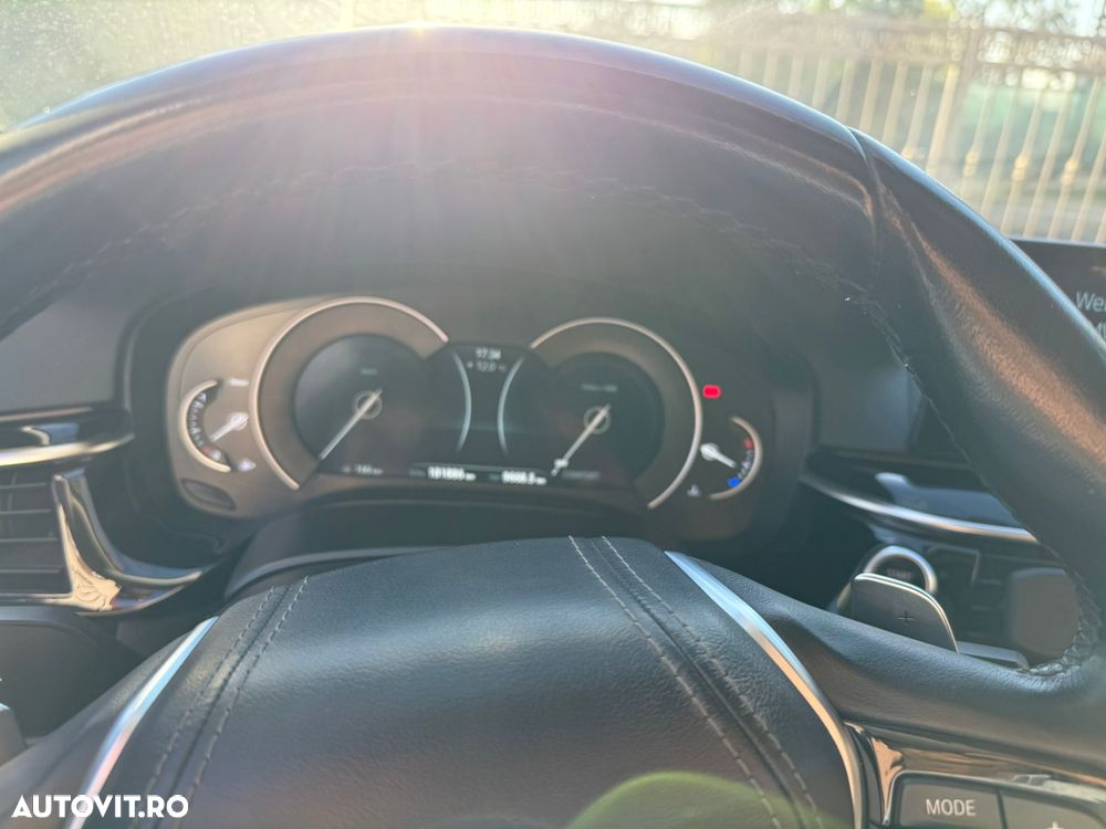 BMW Seria 5 520d Aut. Sport Line - 17