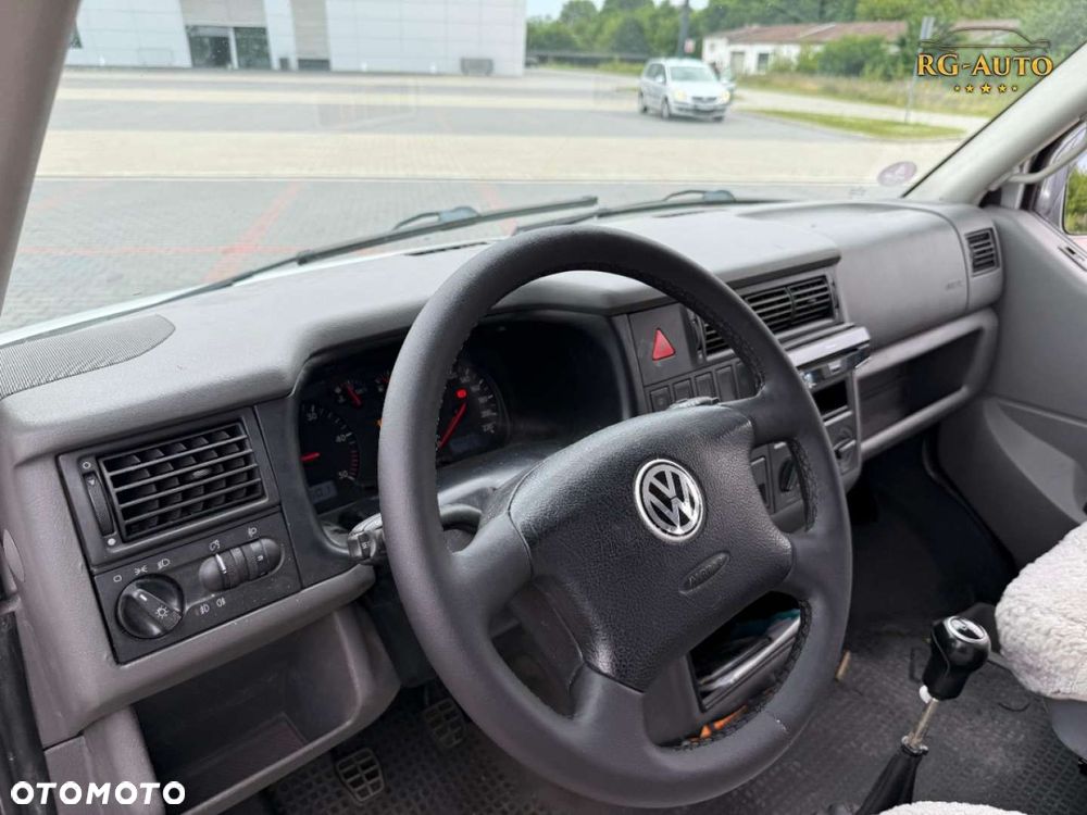 Volkswagen Transporter - 28