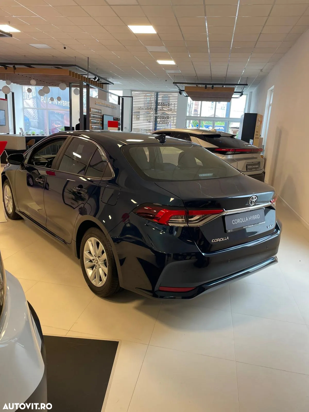 Toyota Corolla 1.8 HSD Business - 2