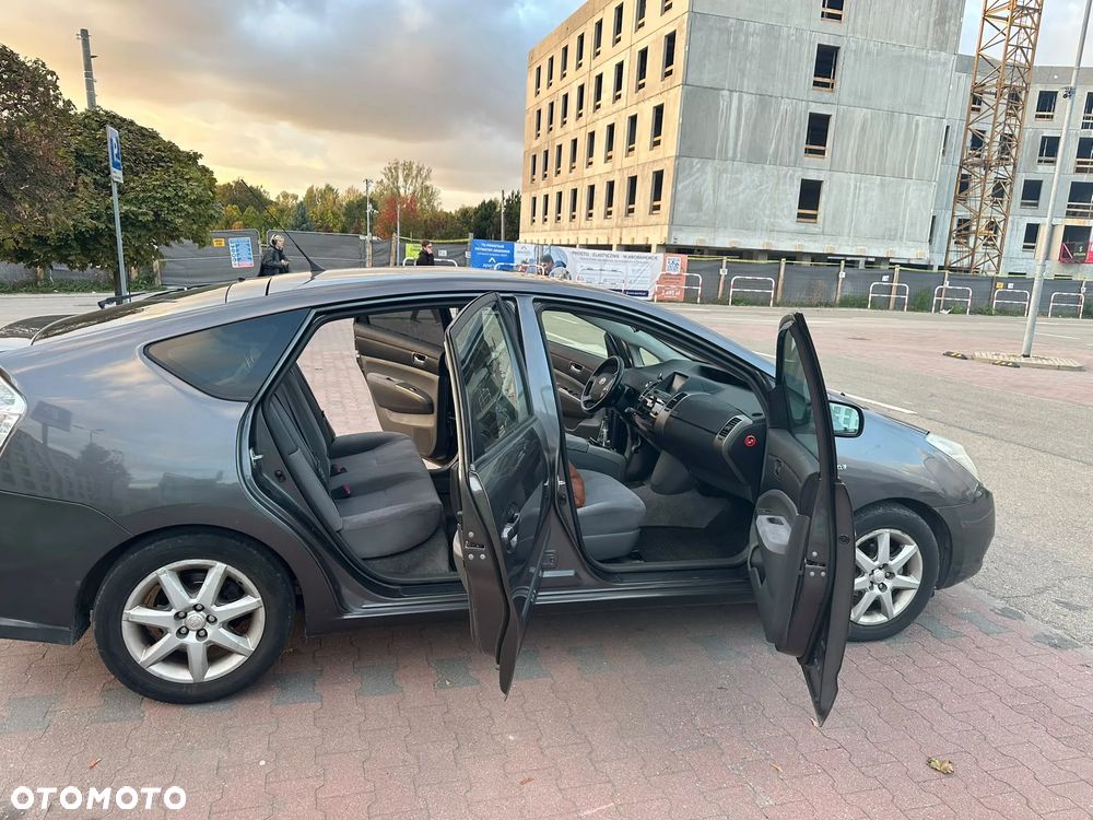 Toyota Prius - 13