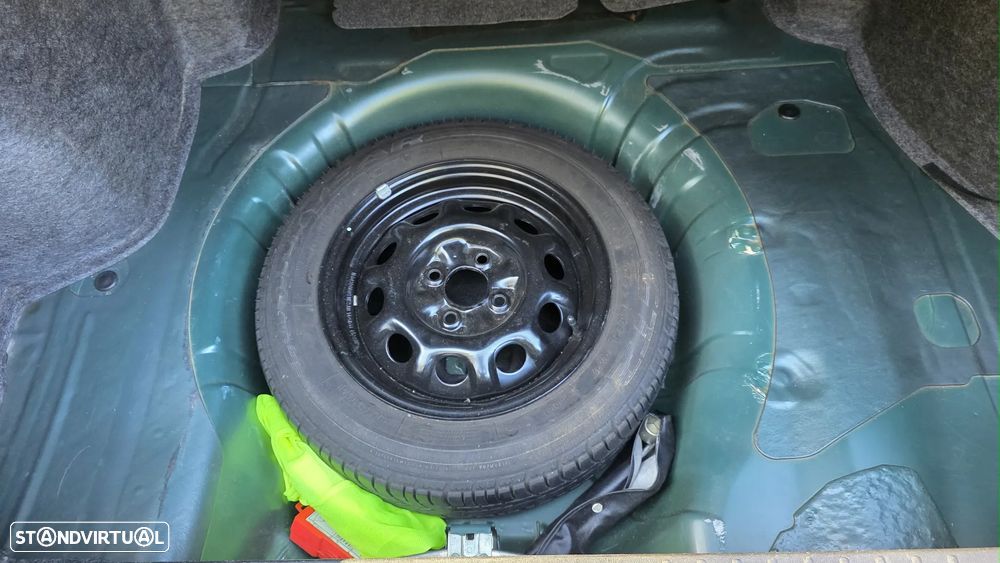 Nissan Almera 1.4 SLX - 24