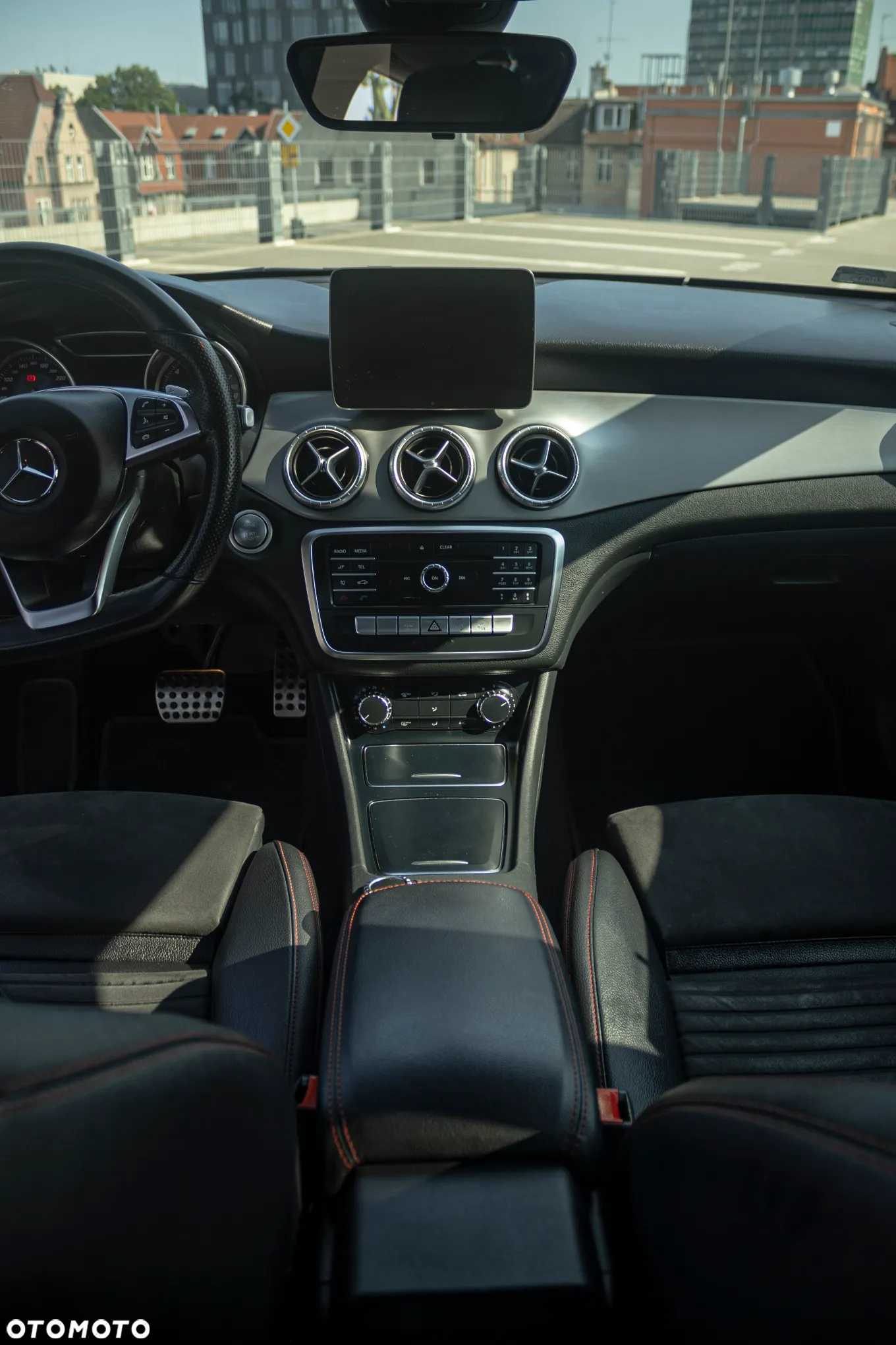 Mercedes-Benz CLA 220 4-Matic AMG Line - 16