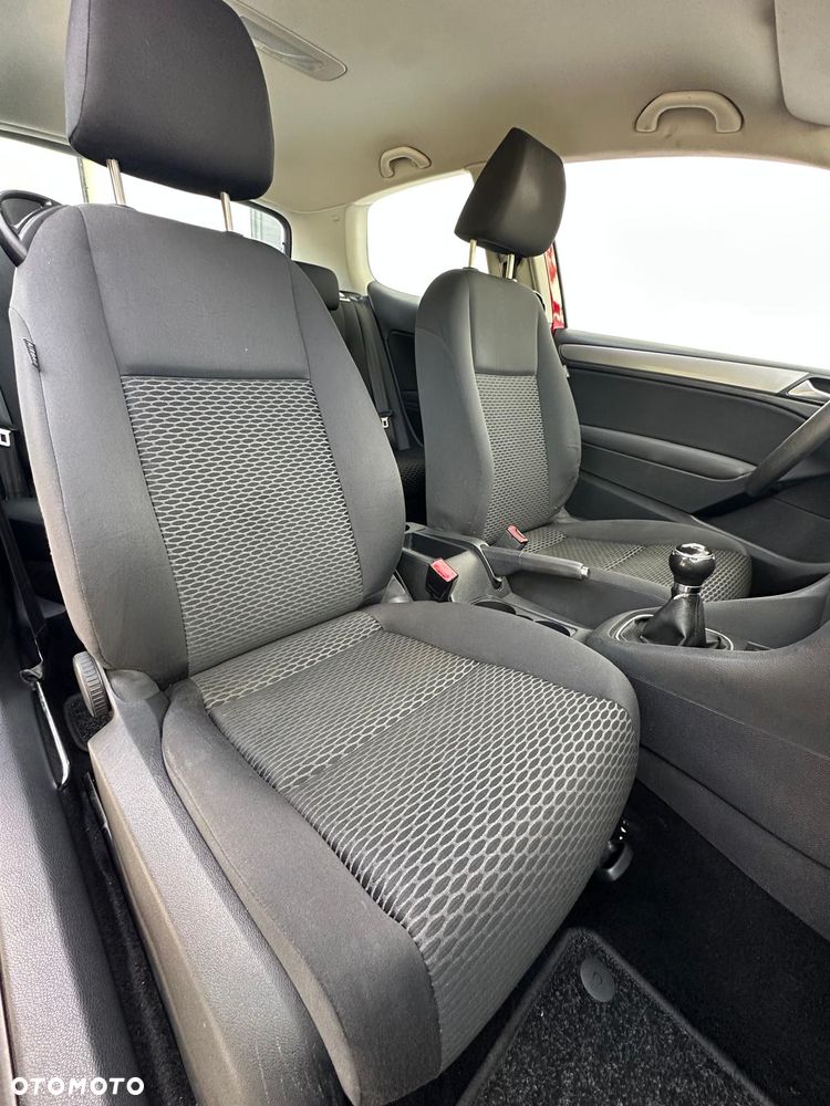 Volkswagen Golf - 26
