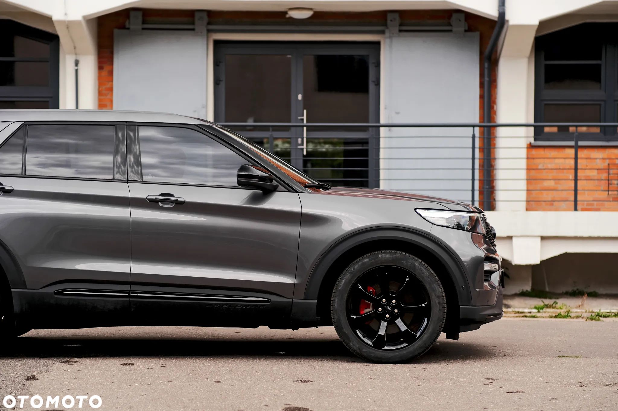 Ford Explorer - 1