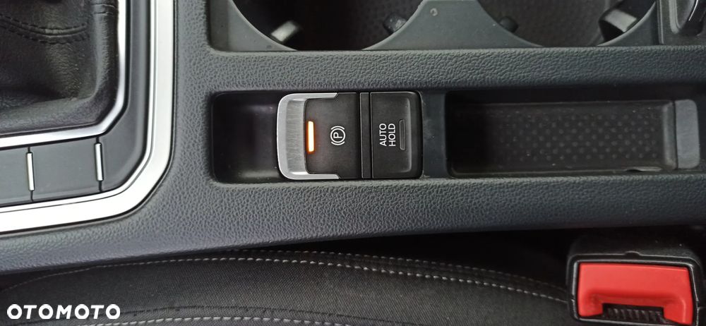 Volkswagen Passat - 35