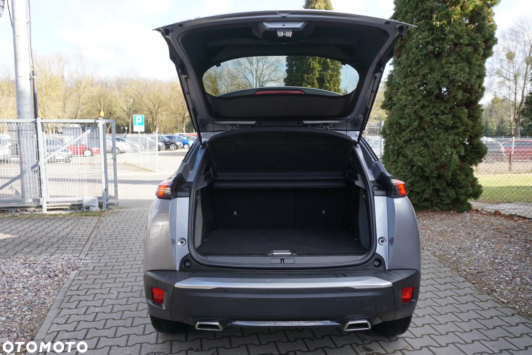 Peugeot 2008 1.2 PureTech GT Pack S&S EAT8 - 5