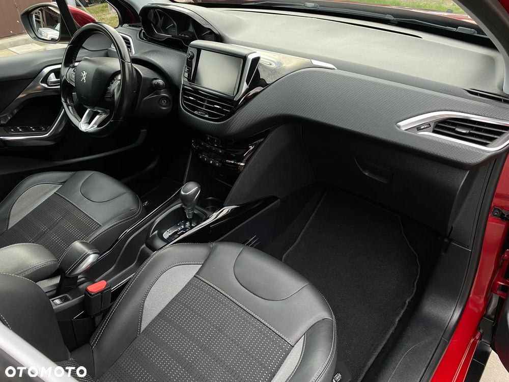 Peugeot 2008 1.2 Pure Tech Allure S&S EAT6 - 12