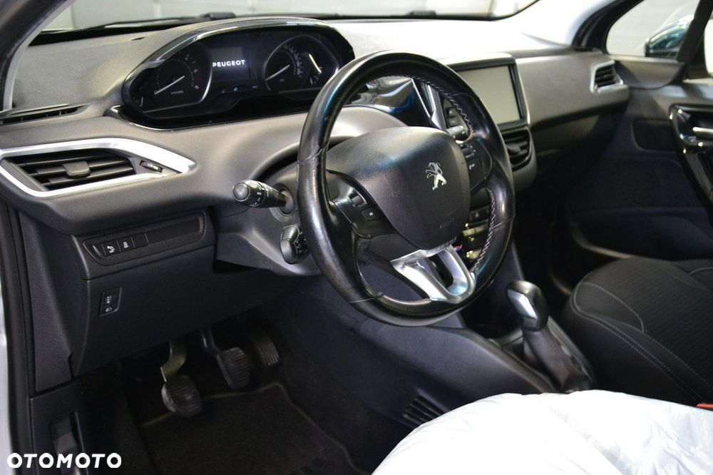 Peugeot 208 - 19