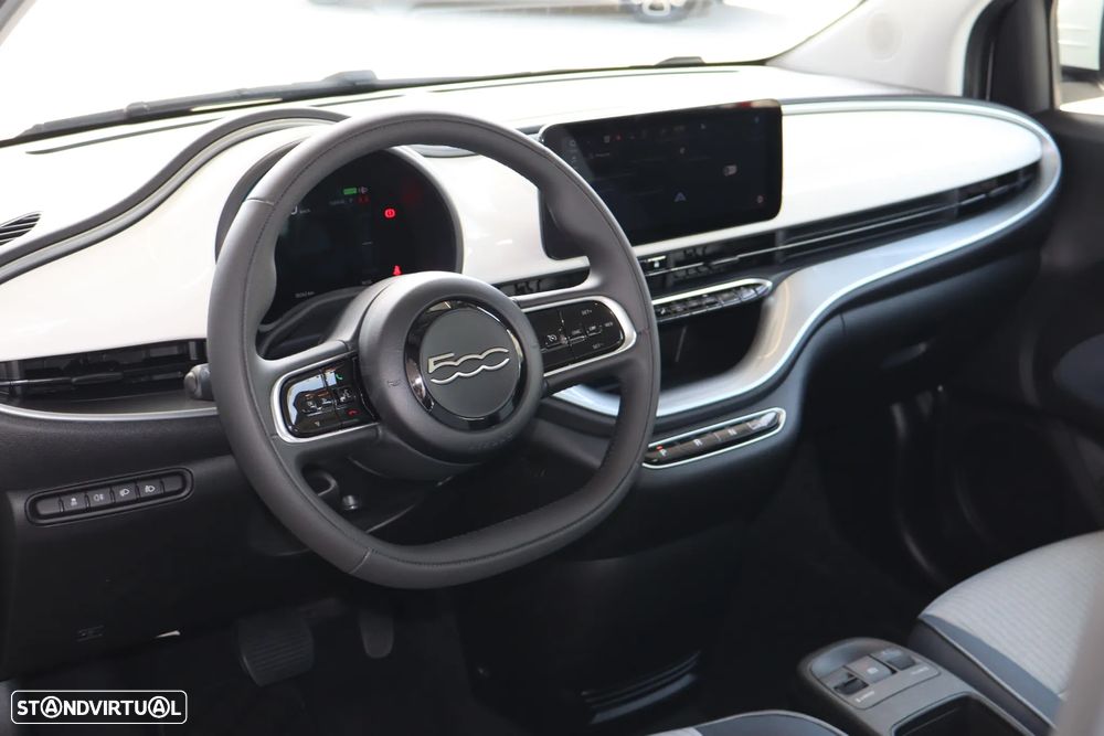 Fiat 500e 3 + 1 42kWh Icon - 11