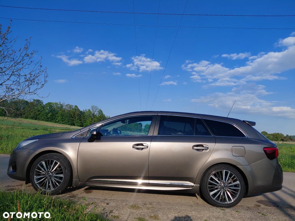 Toyota Avensis - 2
