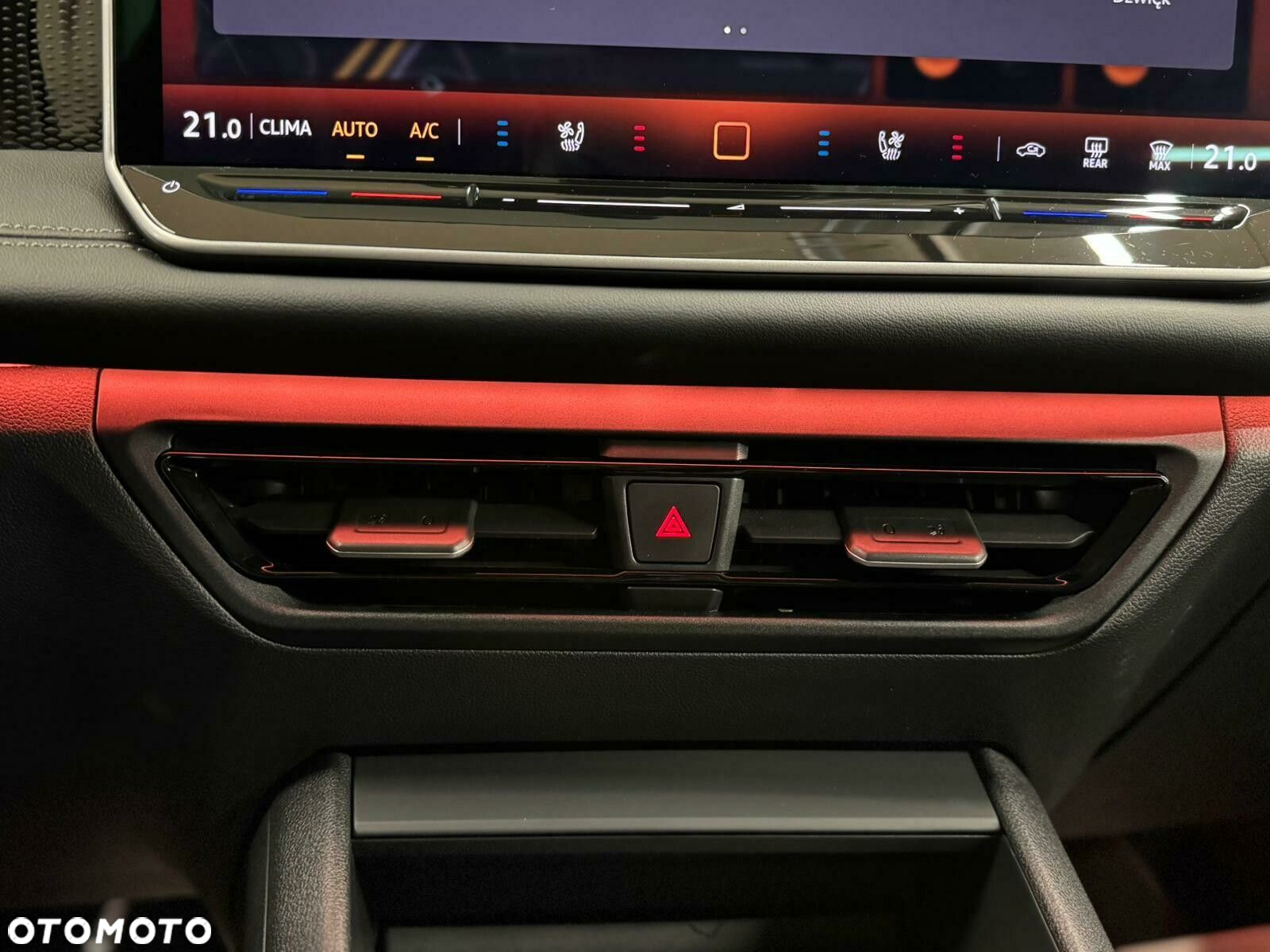 Volkswagen Tiguan - 25