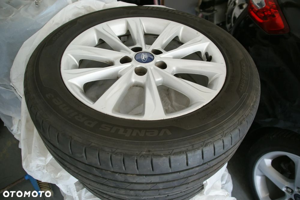 Ford Kuga 2.0 TDCi 2x4 Titanium - 8