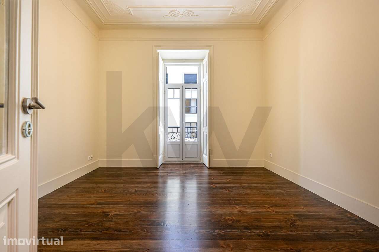 **Apartamento T2+1 em Campo de Ourique - Elegância e Conforto em Lisbo - Grande imagem: 2/60