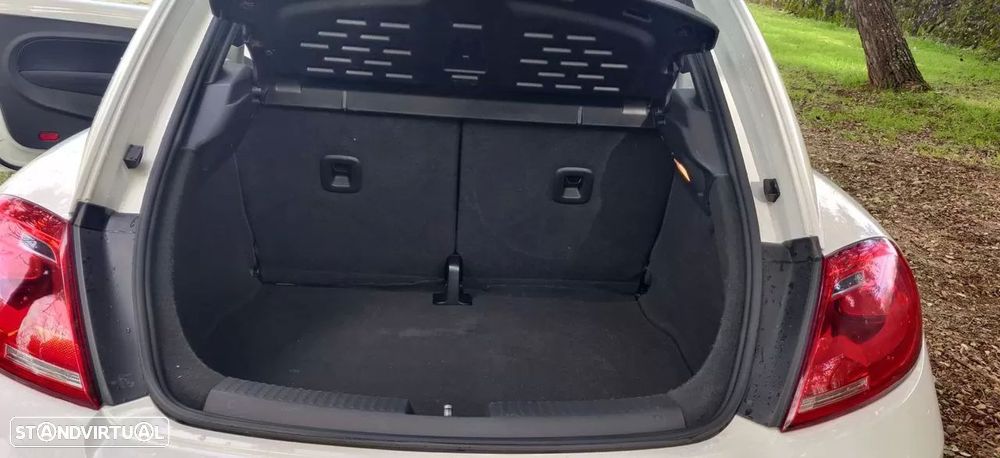 VW New Beetle 1.6 TDi Design - 16