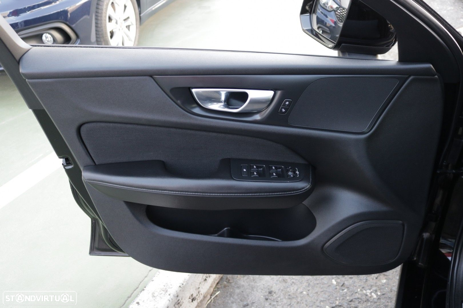 Volvo V60 2.0 D3 Momentum Core - 30