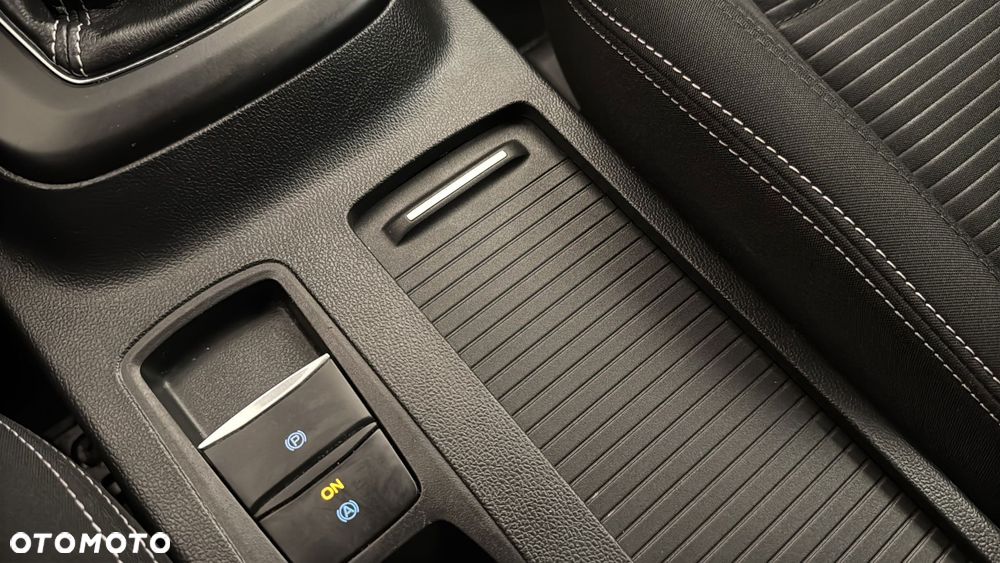 Ford Focus 1.0 EcoBoost mHEV Titanium X - 27