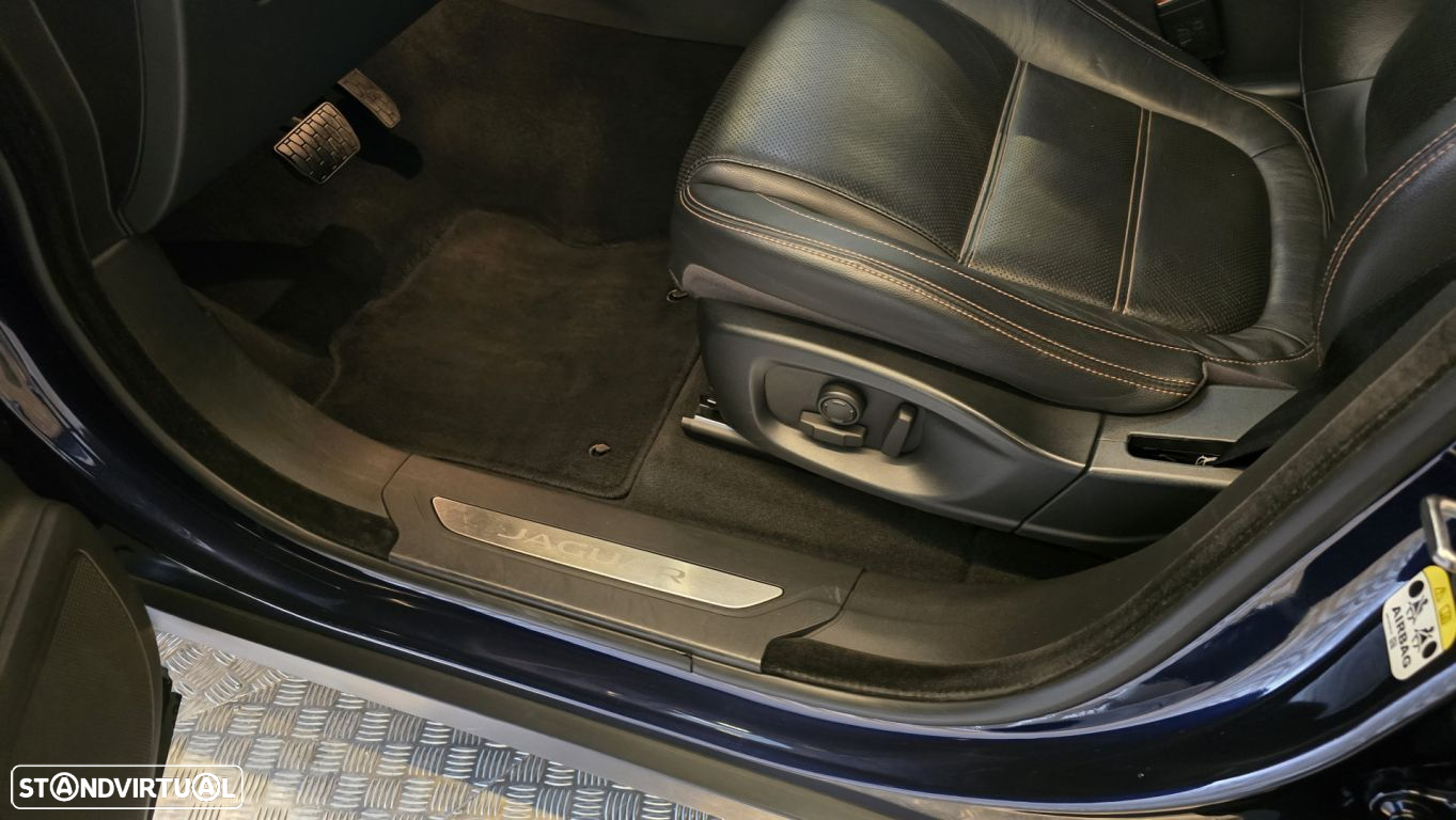 Jaguar F-Pace 2.0 i4D Prestige AWD Aut. - 33