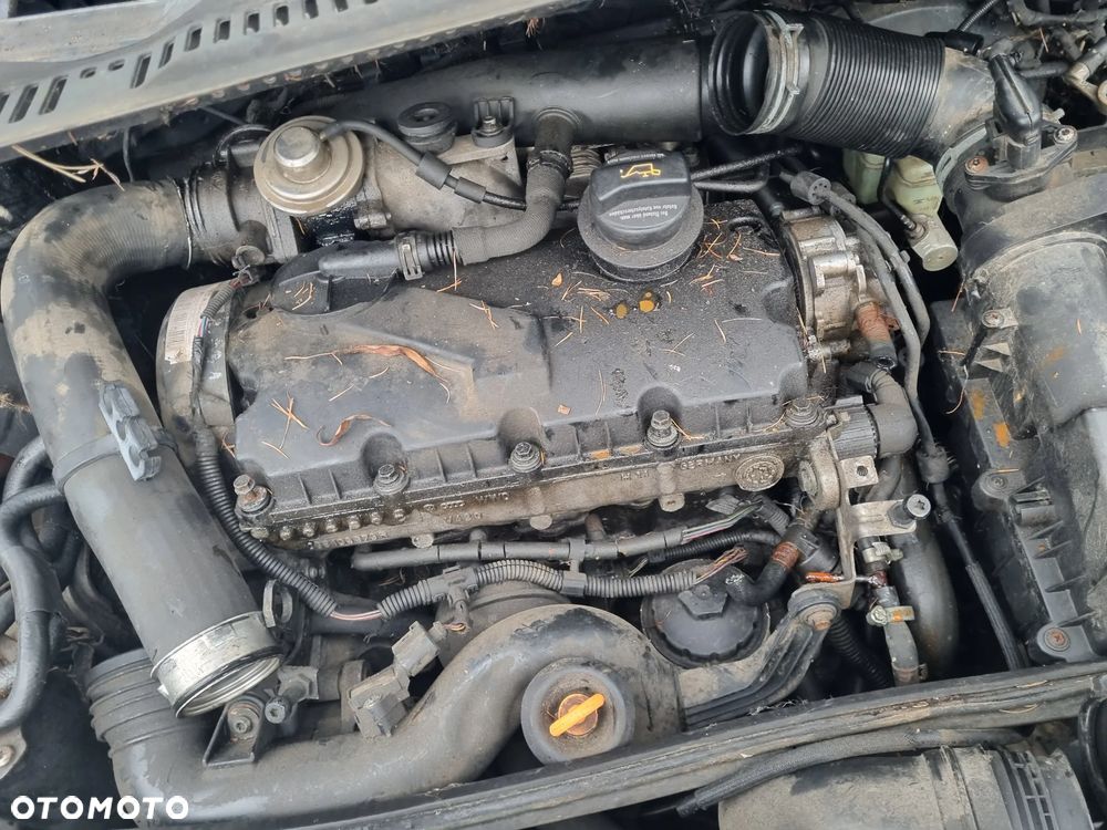 VW touran 1.9 tdi BKC/AVQ skrzynia 5b GQQ lakier LC9Z na części - 4