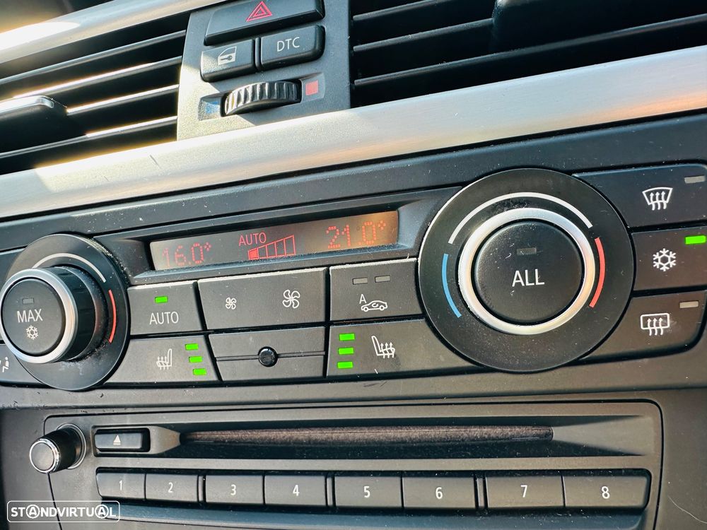 BMW 318 d DPF Touring Edition Sport - 29