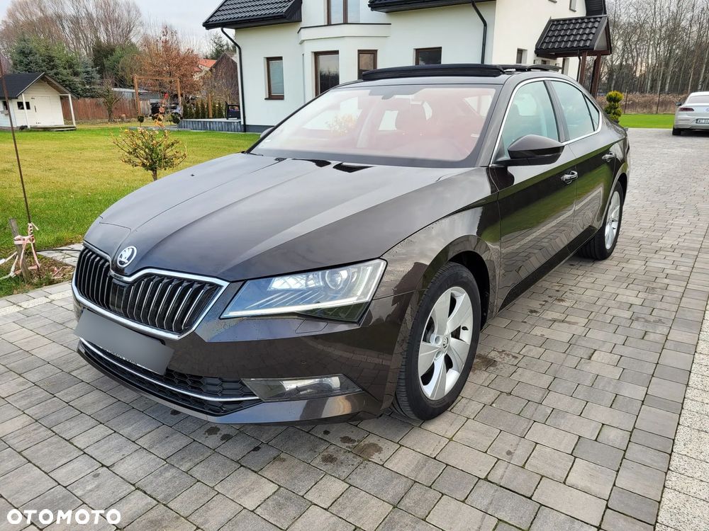Skoda Superb 2.0 TDI Premium Edition - 11