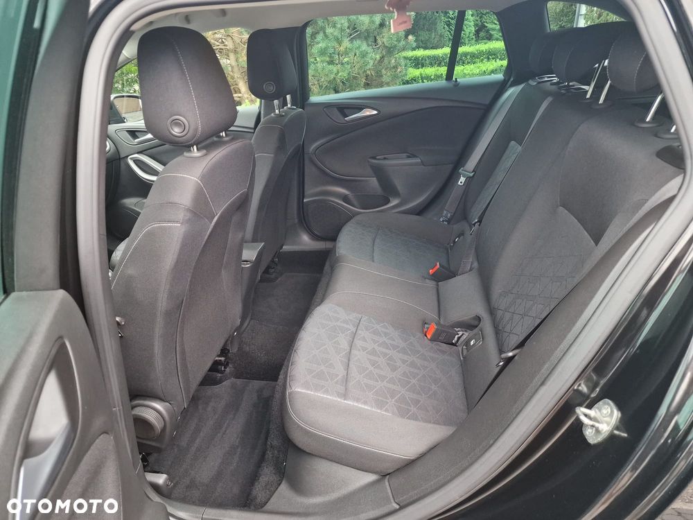 Opel Astra 1.4 Turbo 120 Jahre - 18