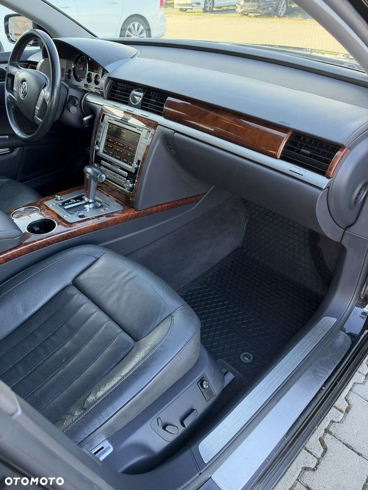 Volkswagen Phaeton - 18
