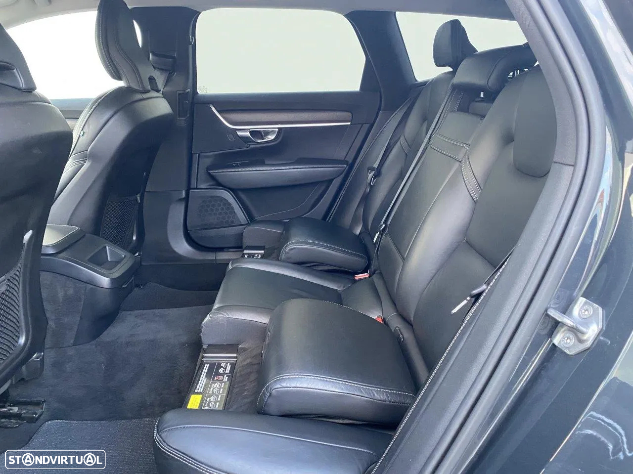 Volvo V90 Cross Country 2.0 D4 Pro AWD Geartronic - 9