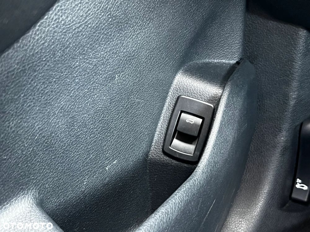 BMW Seria 2 218d Advantage - 30