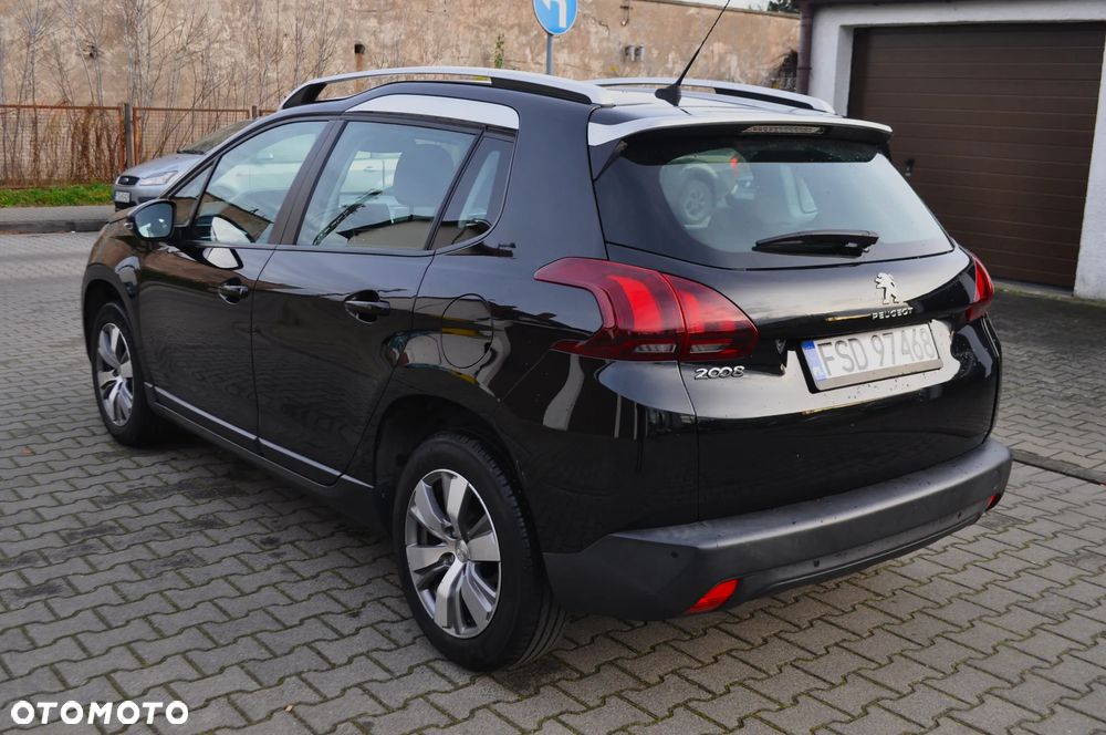 Peugeot 2008 1.2 Pure Tech Style S&S - 7