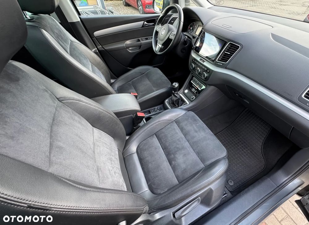 Volkswagen Sharan 2.0 TDI 4Motion BlueMotion Technology Highline - 30
