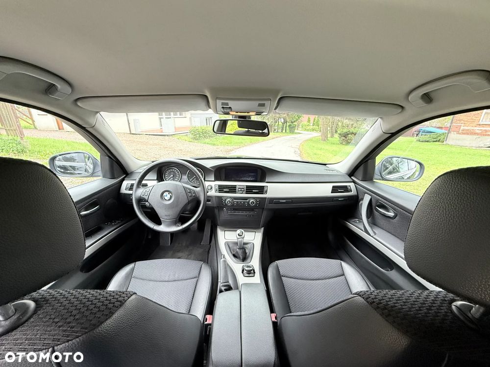 BMW Seria 3 330d - 19