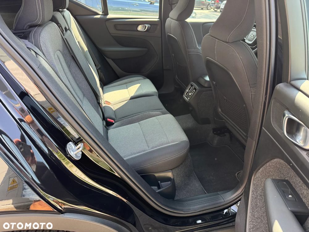 Volvo XC 40 B3 Plus Dark - 19