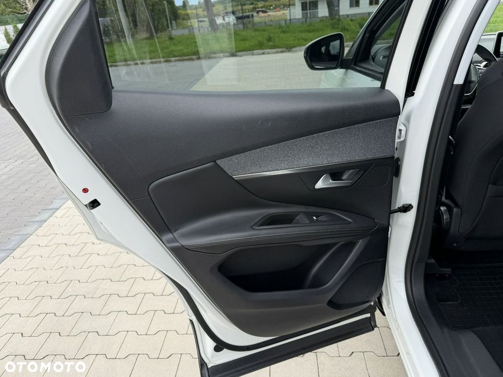 Peugeot 3008 1.6 BlueHDi Allure S&S EAT6 - 29