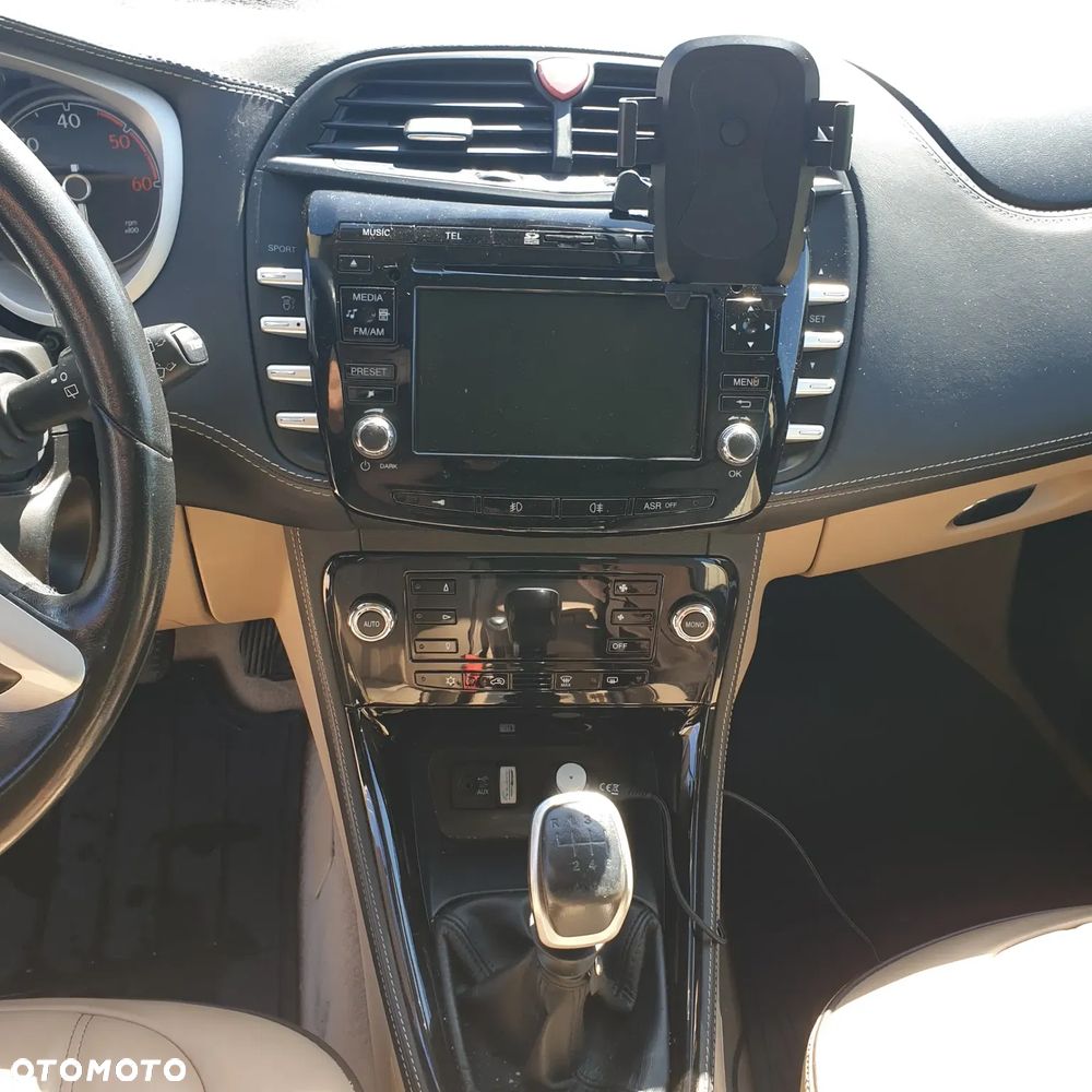 Lancia Delta 2.0 MultiJet 16v Gold - 7