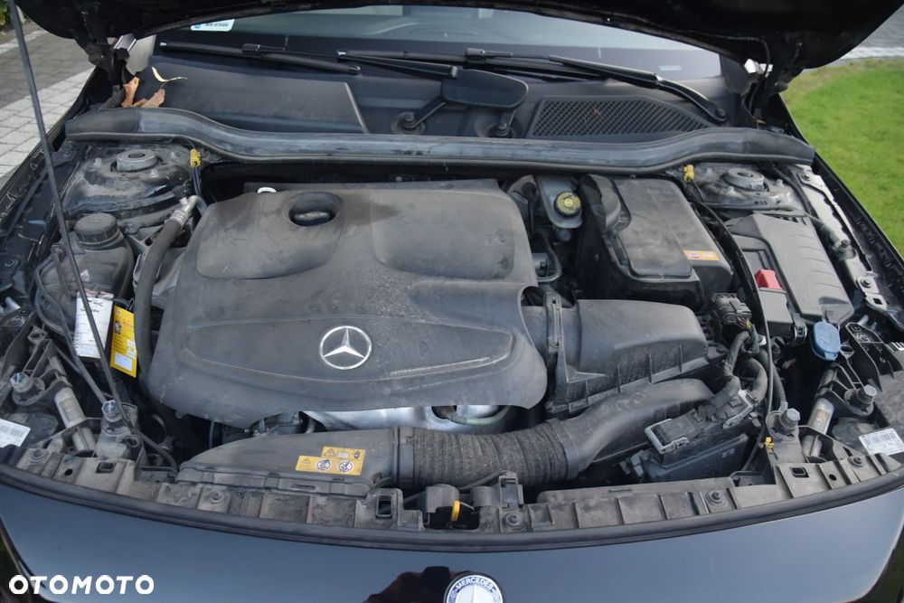 Mercedes-Benz GLA 200 7G-DCT Urban - 29