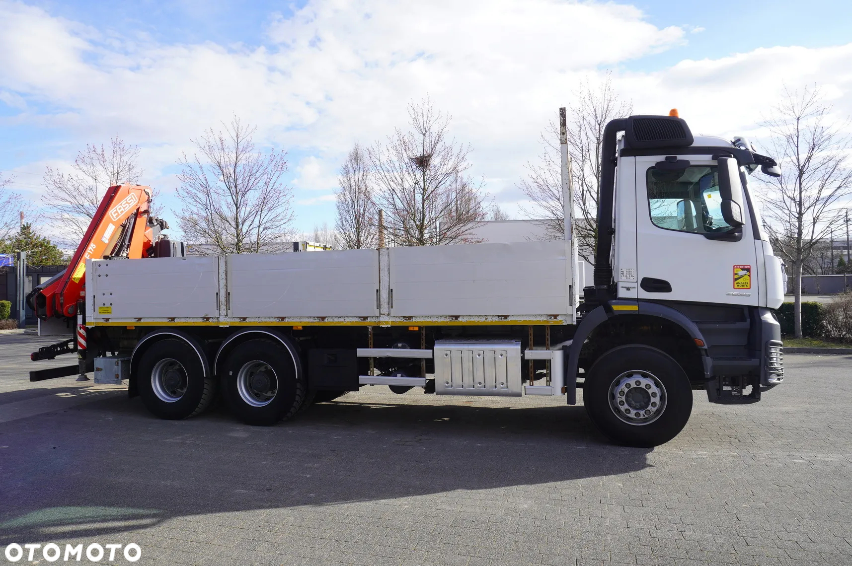 Mercedes-Benz Arocs 2636 burtowy / HDS Fassi F175 7.7 t / 150 tys. km - 11