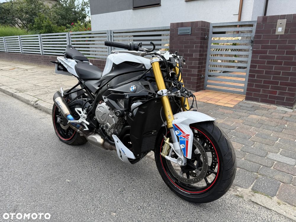 BMW S - 1