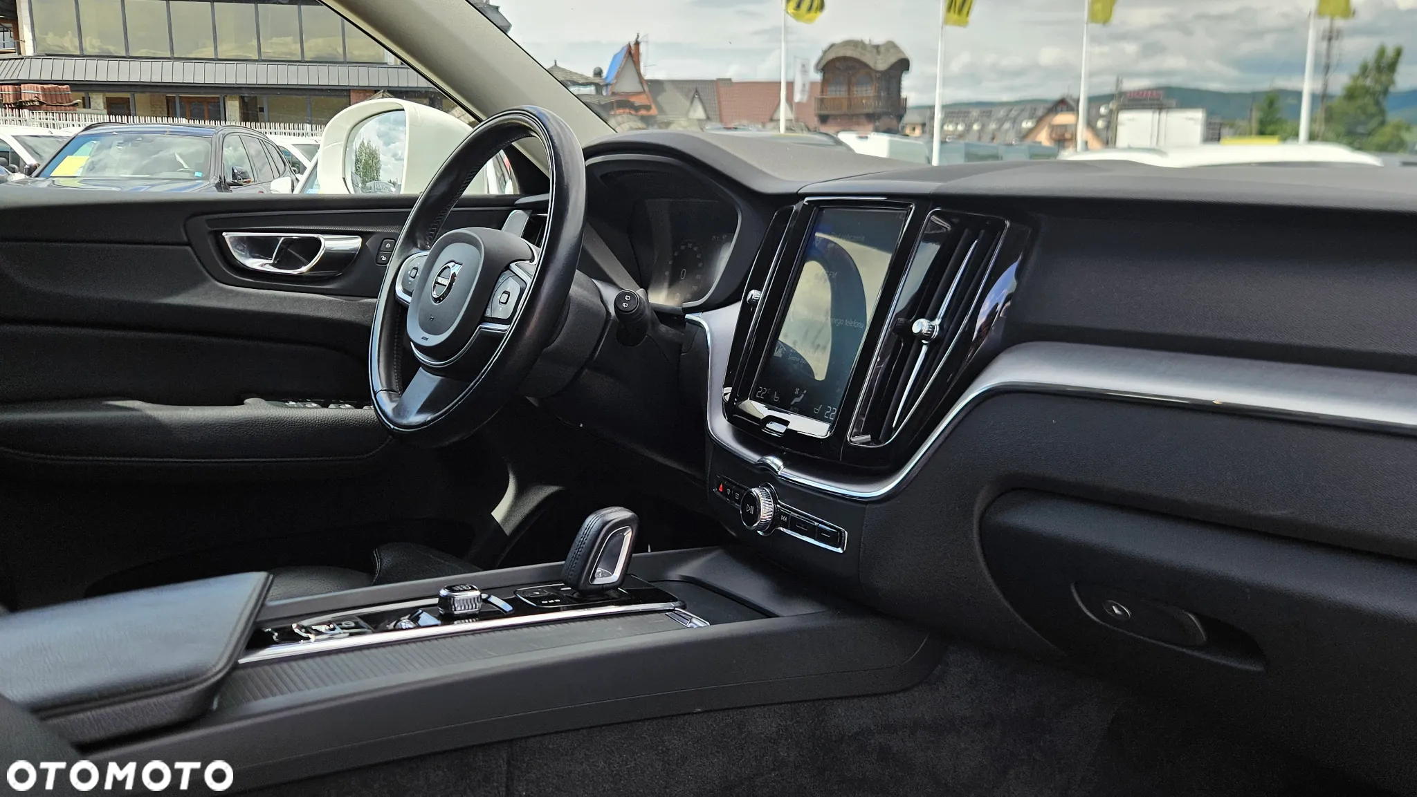Volvo XC 60 B4 D Momentum - 12