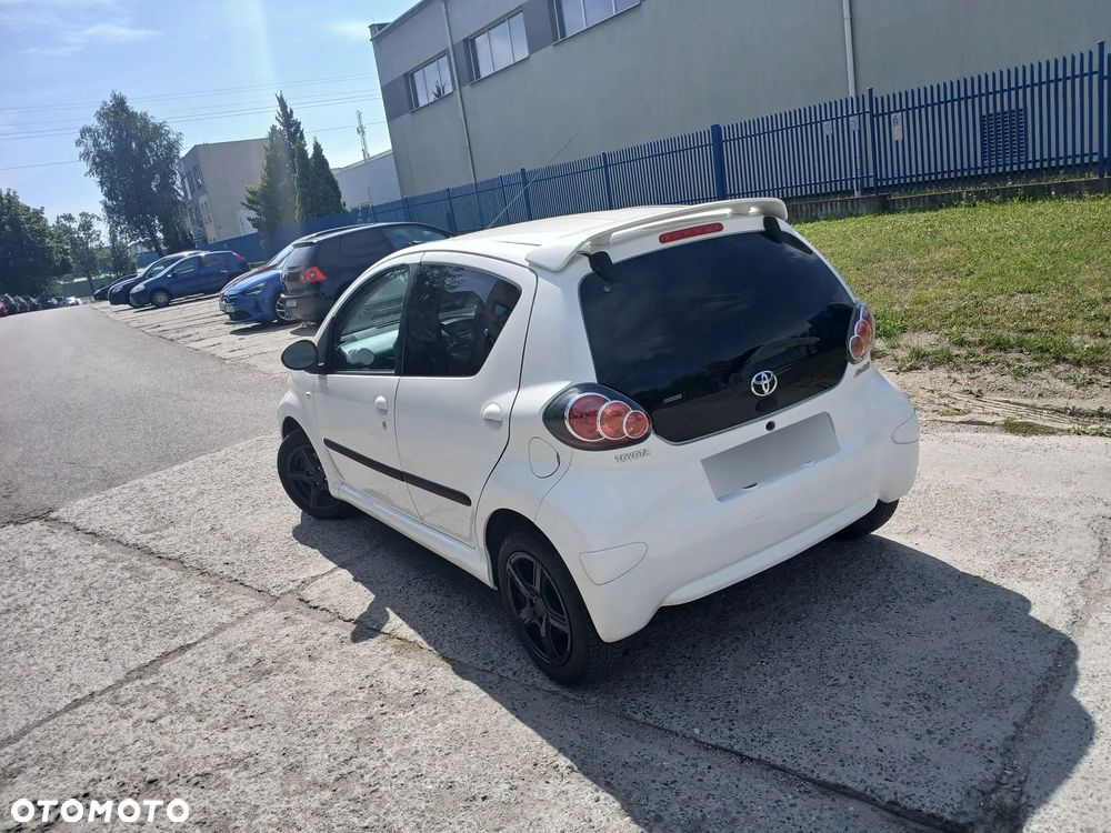 Toyota Aygo City - 6