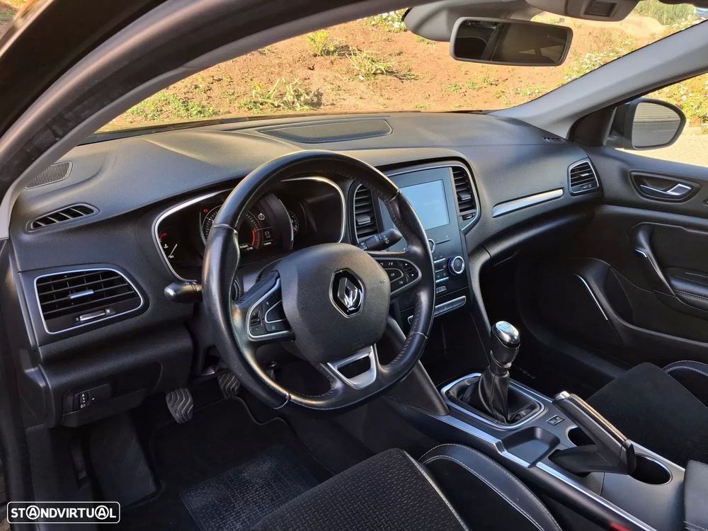 Renault Mégane Sport Tourer 1.5 dCi Dynamique S SS — fotografia 10
