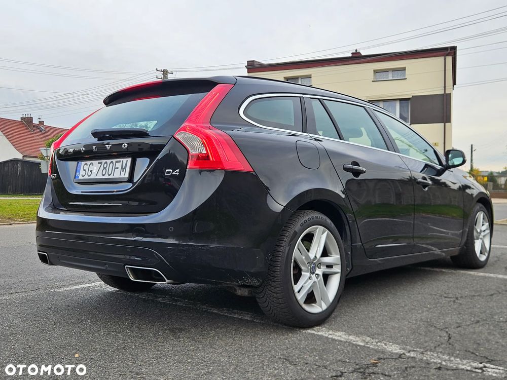 Volvo V60 D4 Drive-E Momentum - 13